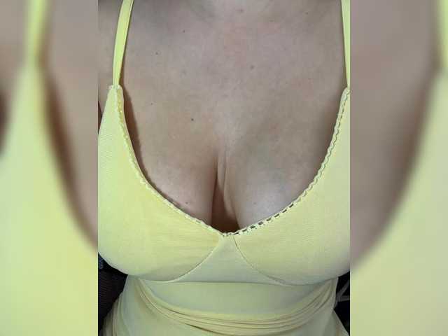 sweety-kittyy live cam on BongaCams