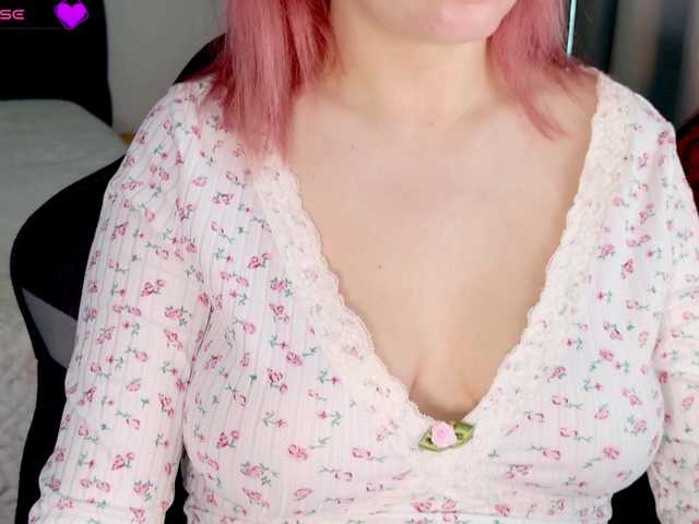 sweety-kittyy live cam on BongaCams