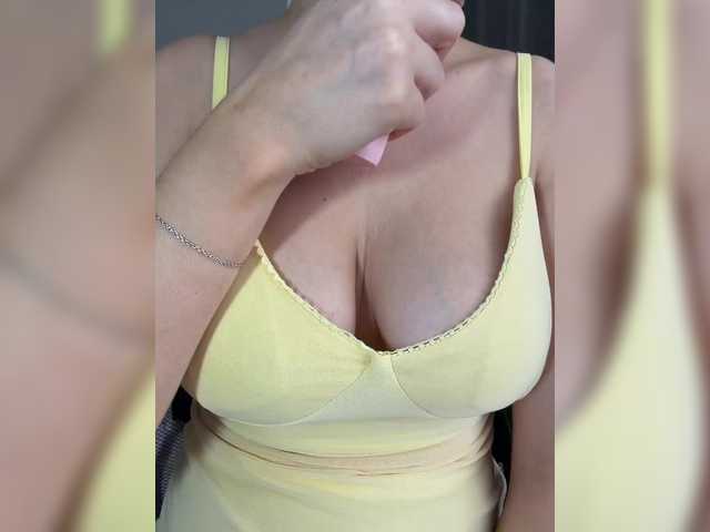 sweety-kittyy live cam on BongaCams