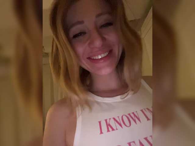 ViviRoss's BongaCams show and profile