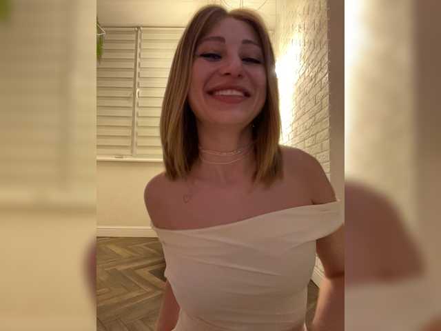 ViviRoss's BongaCams show and profile