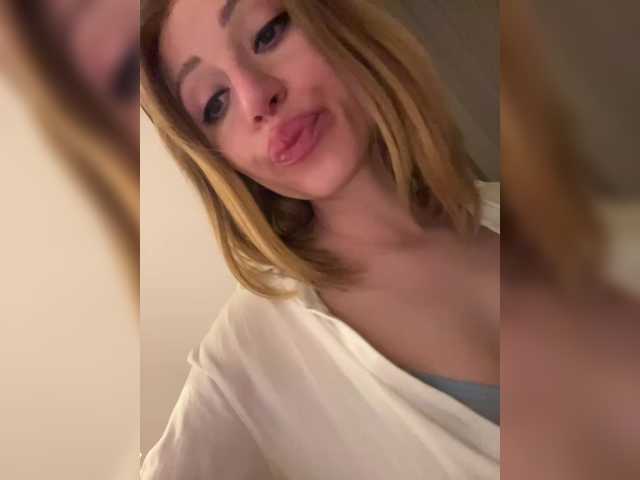 ViviRoss's BongaCams show and profile