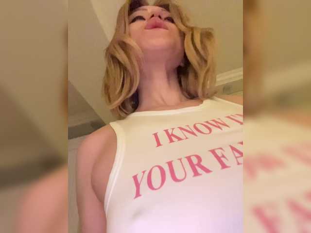 ViviRoss's BongaCams show and profile