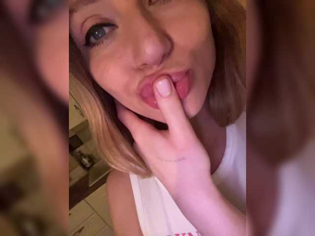 ViviRoss's BongaCams show and profile