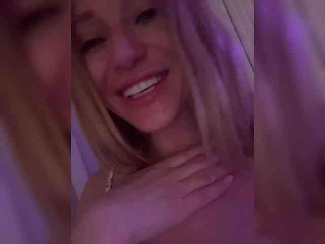 ViviRoss Live Webcam on BongaCams