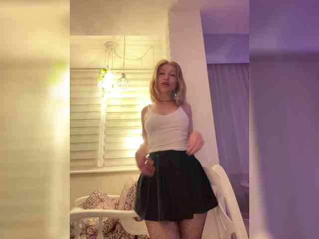 Este modelo está en vivo ahora. ViviRoss