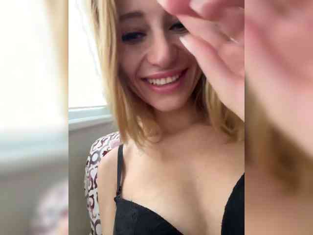 voyeur nude ViviRoss