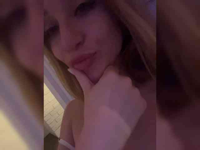 ViviRoss Live Webcam on BongaCams