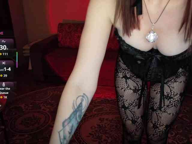 SheisArt webcam