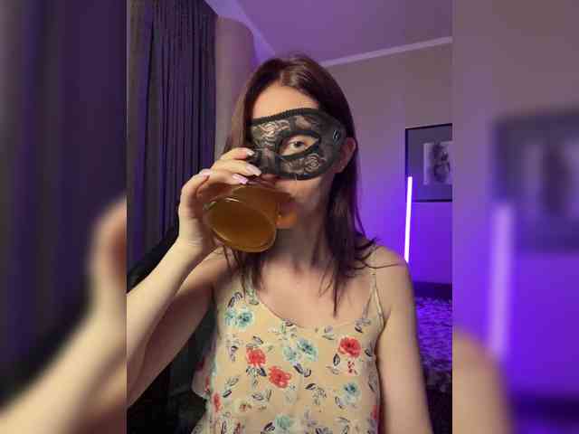 SheisArt webcam