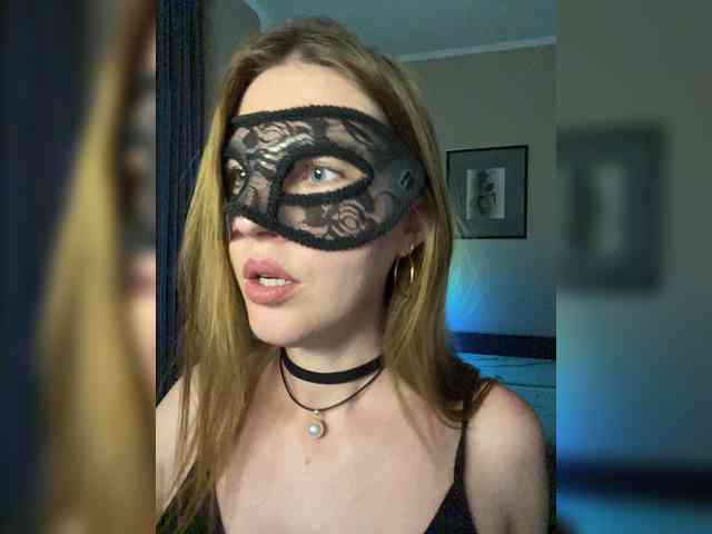 SheisArt webcam