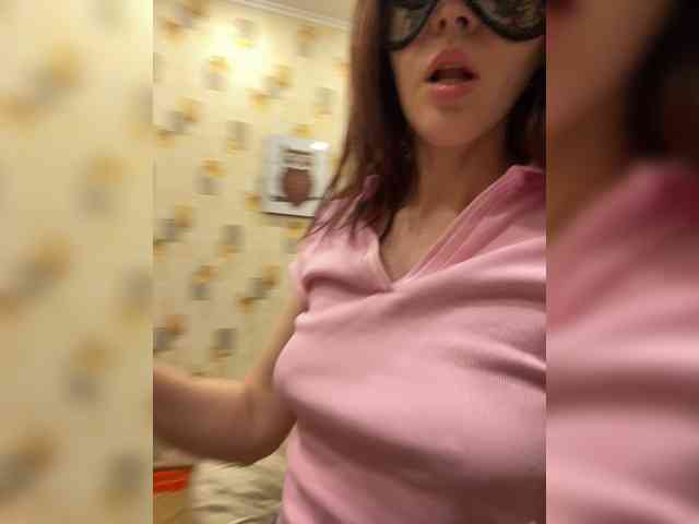 SheisArt webcam