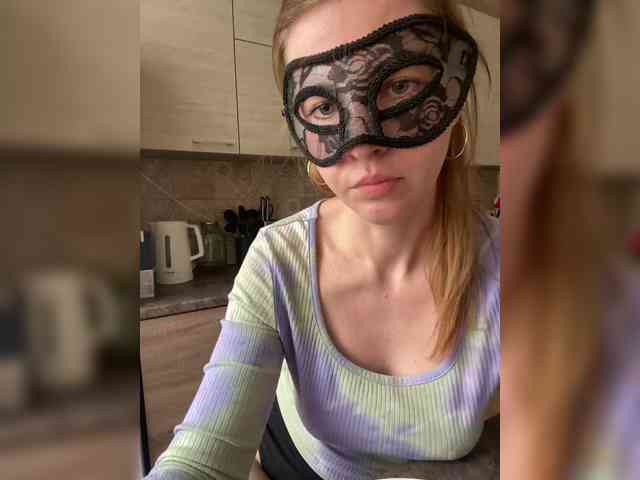 SheisArt webcam