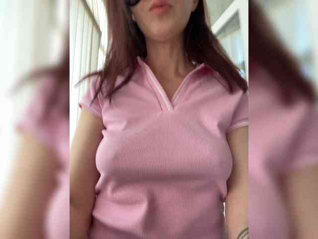 SheisArt webcam