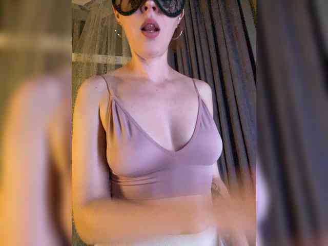 SheisArt webcam