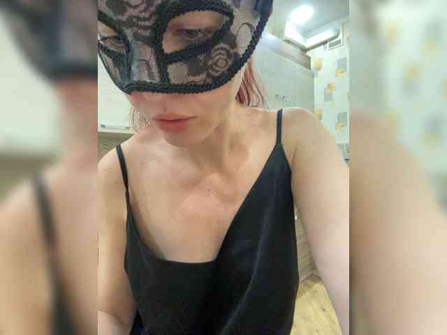 SheisArt webcam