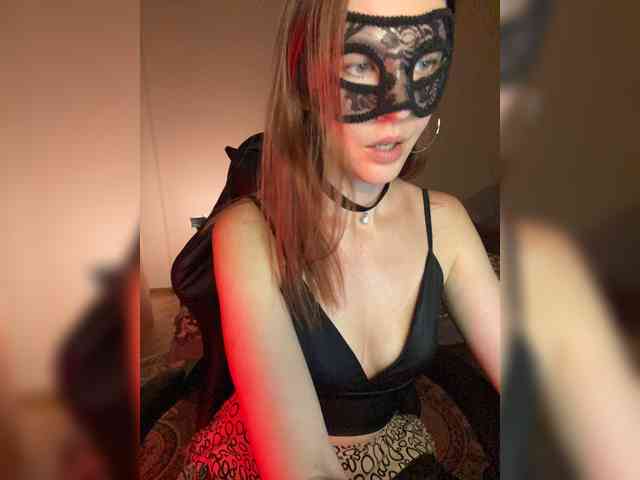 SheisArt webcam