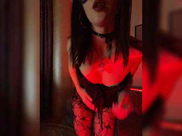SheisArt webcam