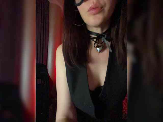 SheisArt webcam