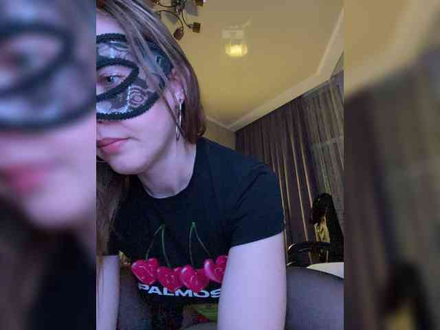 SheisArt webcam