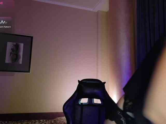 SheisArt webcam