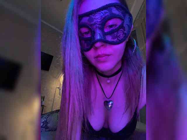 SheisArt webcam