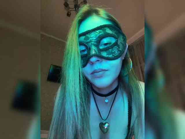 SheisArt webcam