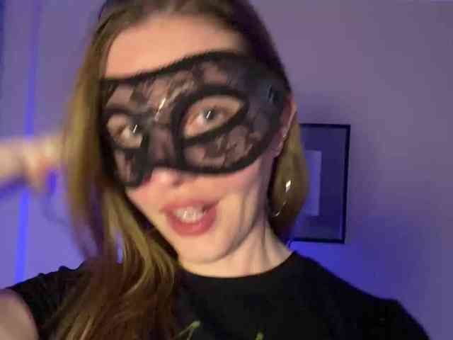 SheisArt webcam