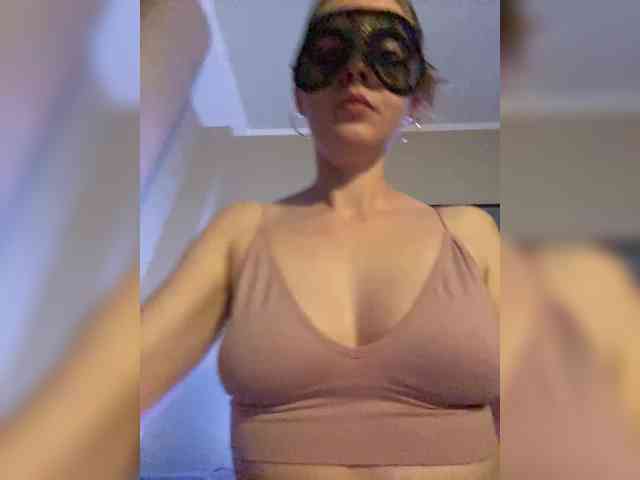 SheisArt webcam
