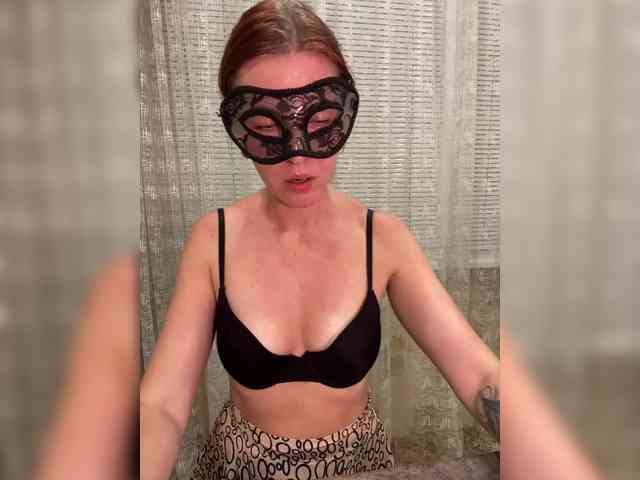SheisArt webcam