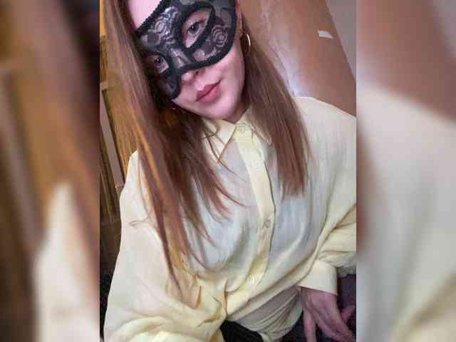 SheisArt webcam