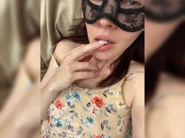 SheisArt webcam