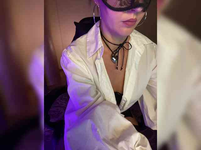 SheisArt webcam