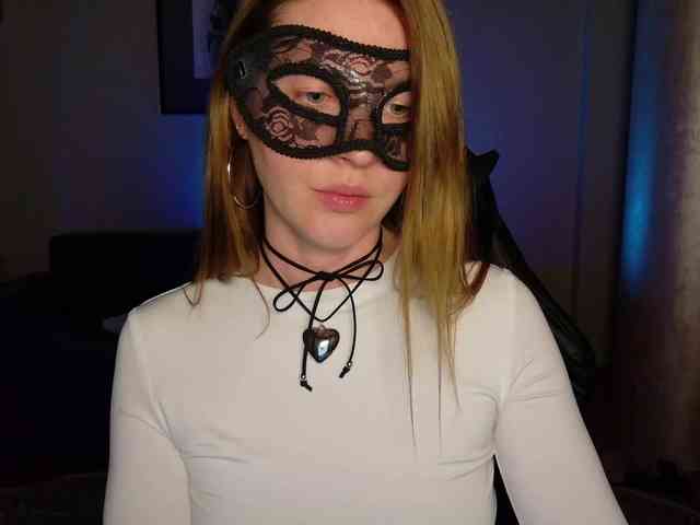 SheisArt webcam