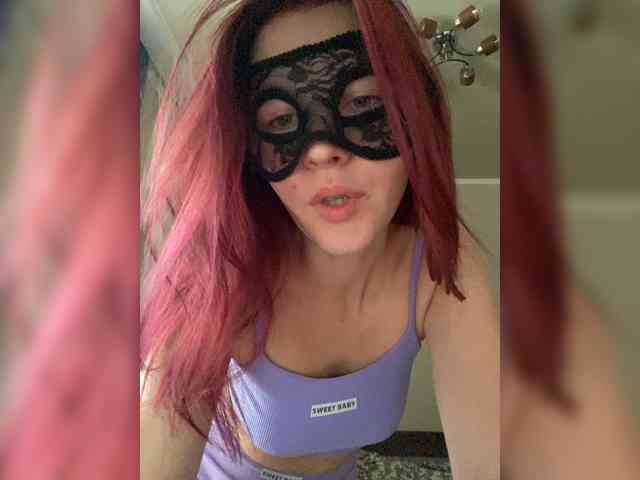 SheisArt webcam