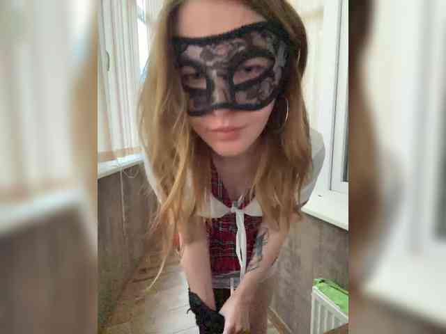 SheisArt webcam