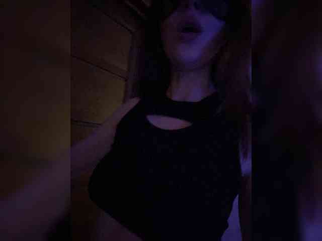 SheisArt webcam