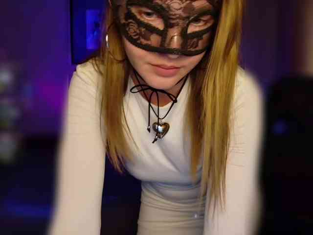 SheisArt webcam