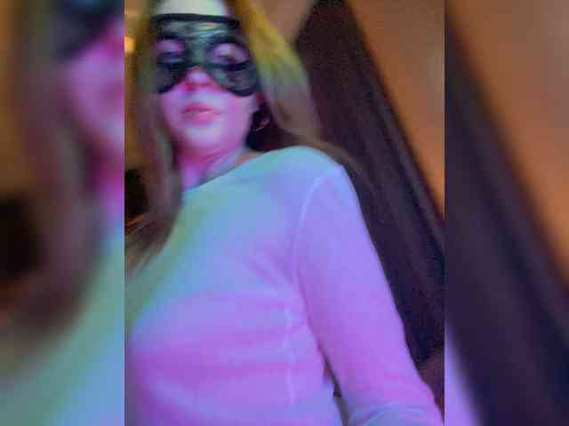 SheisArt webcam