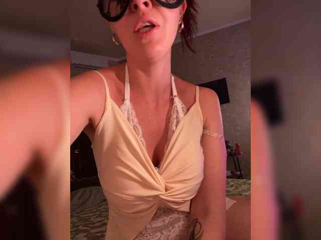 SheisArt webcam