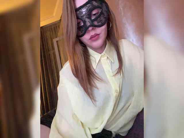 SheisArt webcam