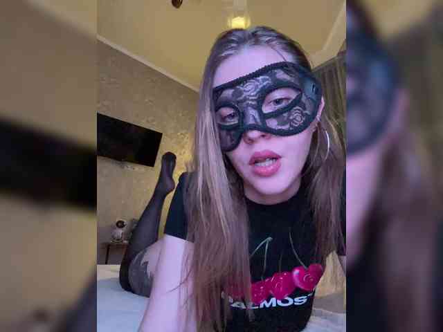 SheisArt webcam