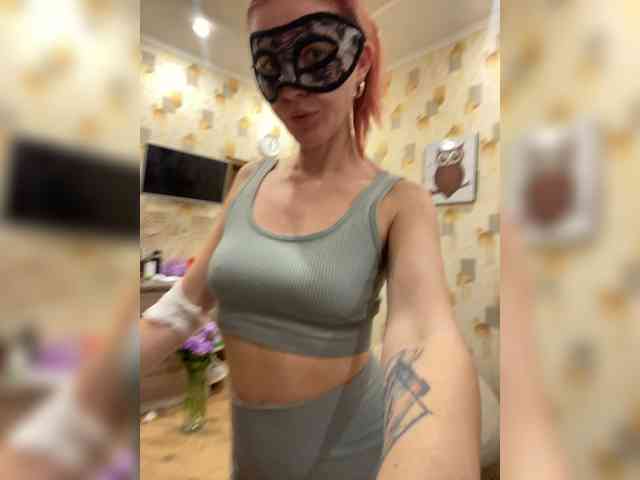 SheisArt webcam