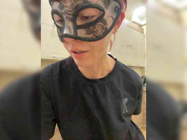 SheisArt webcam