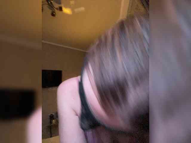 SheisArt webcam