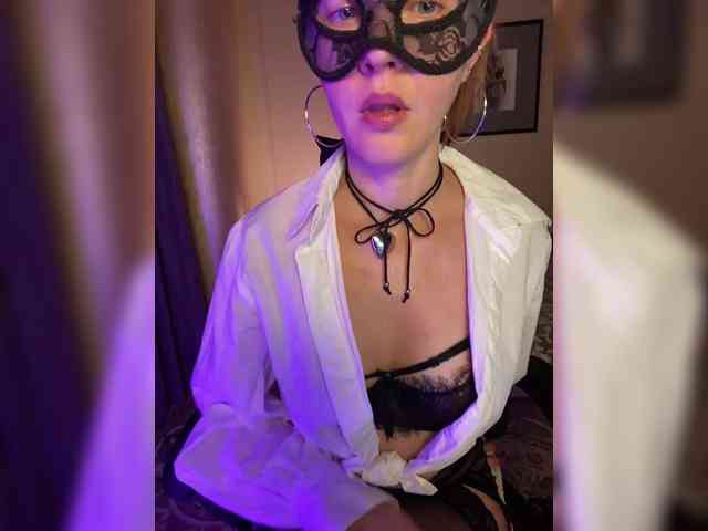 SheisArt webcam