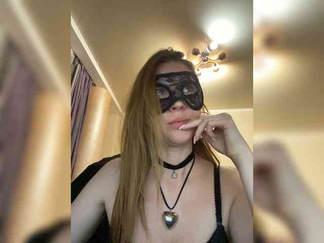 SheisArt webcam
