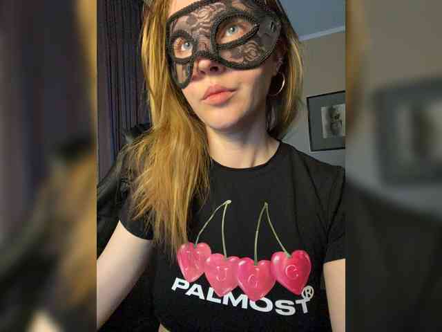 SheisArt webcam
