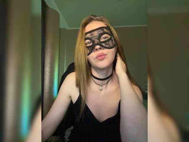 SheisArt webcam