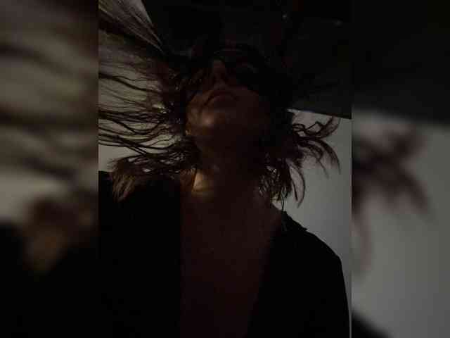 SheisArt webcam